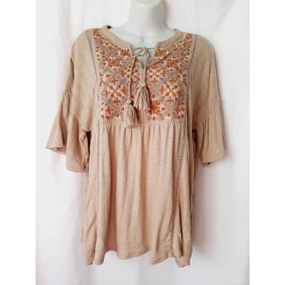 Vintage America Tops - Vintage America beige bohemian tassles small soft blouse